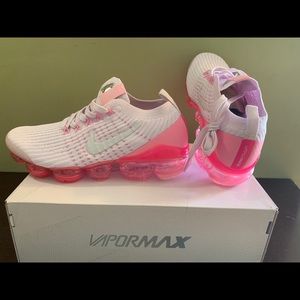 Women’s running sneakers